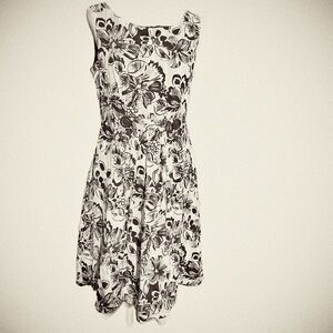 Robbie Bee Monochrome Floral Midi Dress